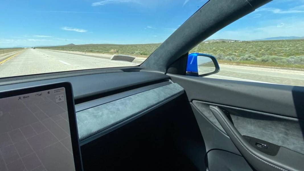 Tesla'nın bilinmeyen 8 gizli özelliği! Şifreli torpido, gizli kapı açma yeri, kör nokta... Tesla kullanmayanların canı kalacak 6